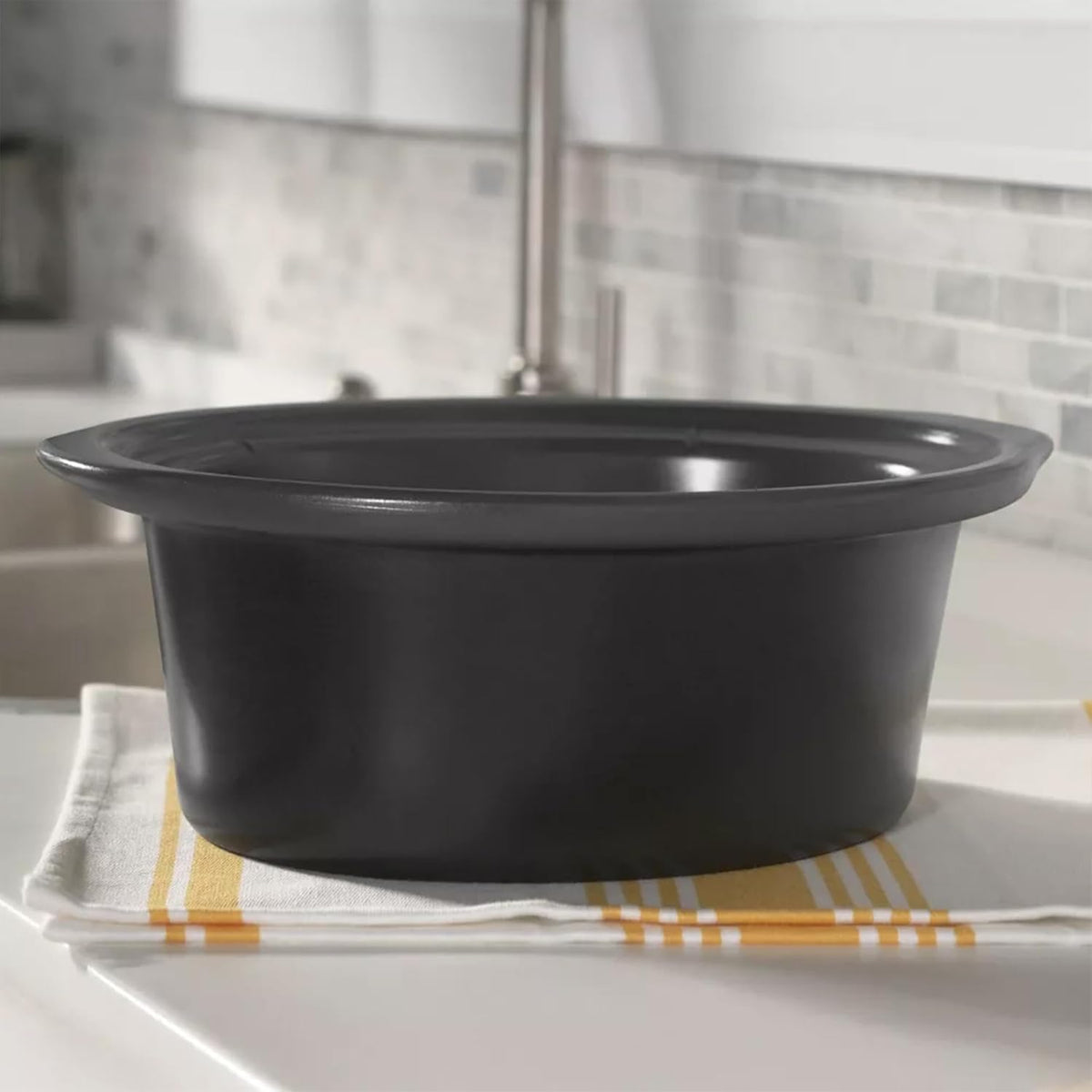 7-Quart Manual Slow Cooker, Family Size Serves 8+ People & Fits 6-lb Roast – features