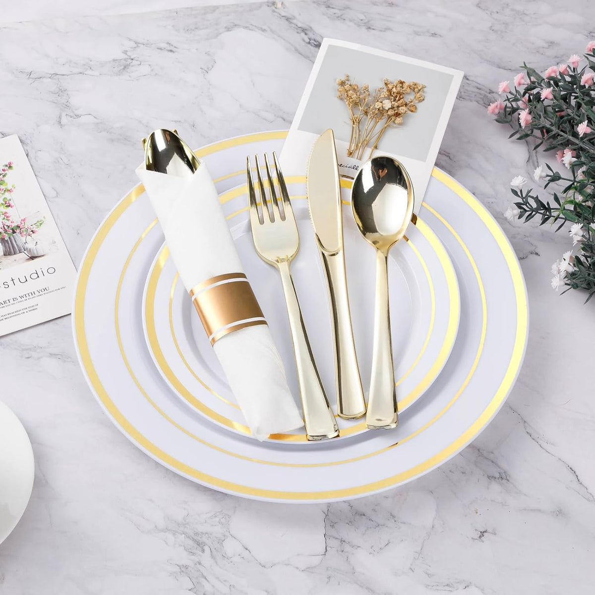 350 Piece Gold Plastic Dinnerware Set for 50 Guests – detail