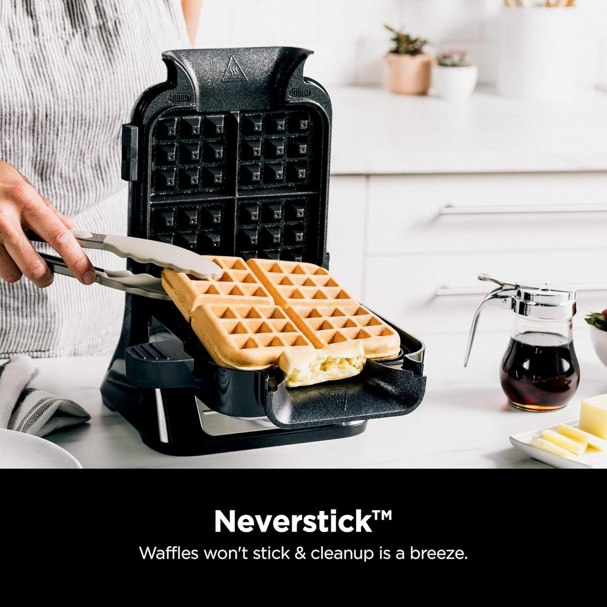 Belgian Waffle Maker Pro, 5 Shade Settings, Black/Silver, BW1001 – close-up
