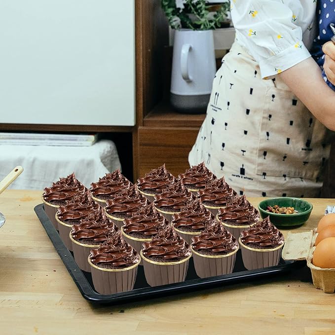 Baking Cups 100 Pack with Dome Lids, Foil Paper, Brown