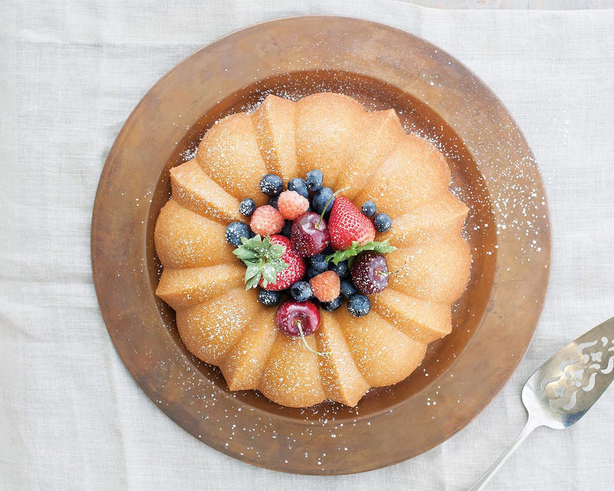 Original Bundt, 12-Cup, Silver – set view
