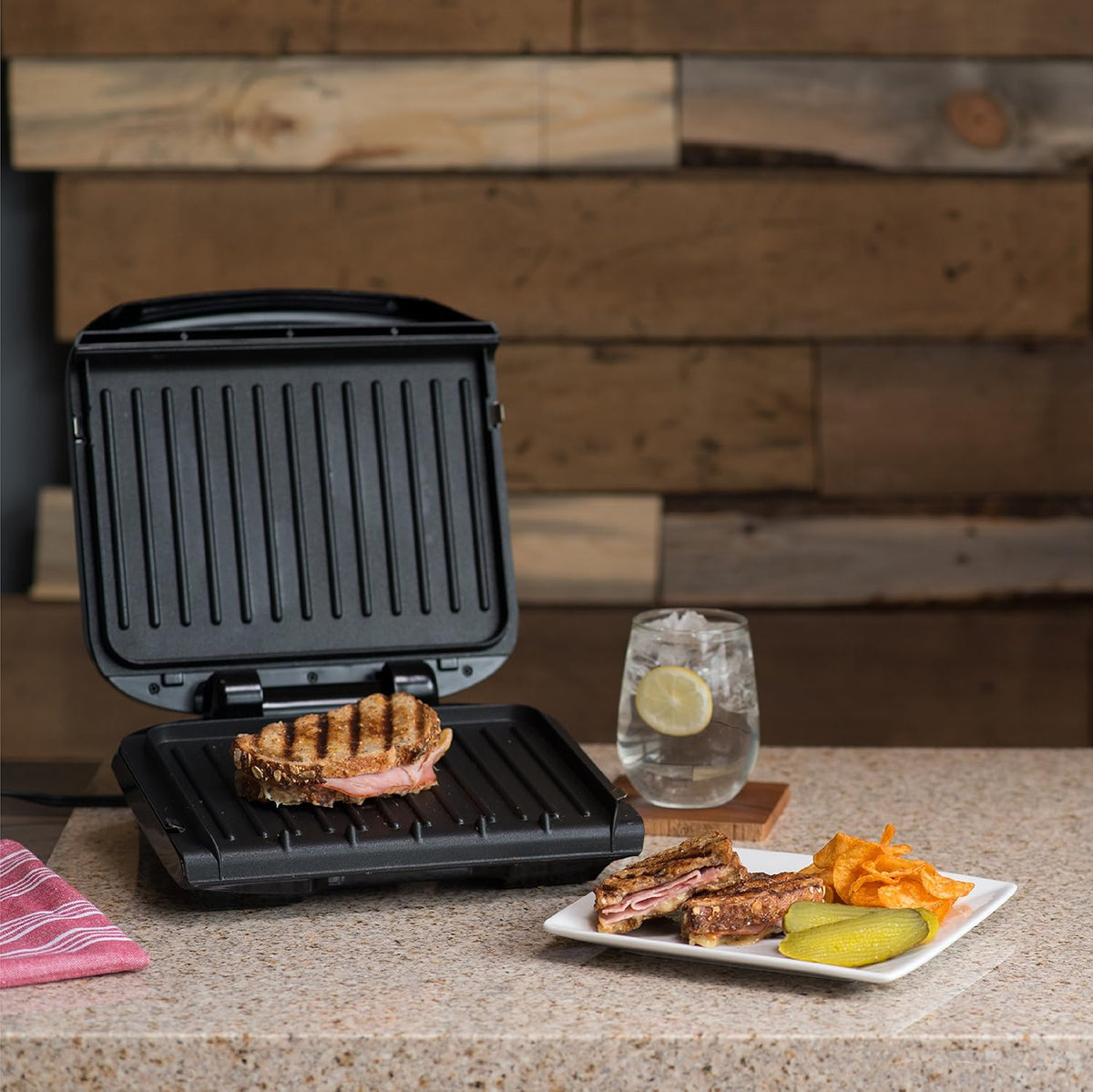 4-Serving Indoor Grill with Removable Plates – features